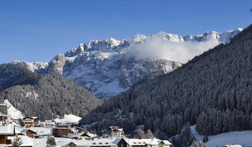 Saleghes Dolomites Residence Selva di Val Gardena Exterior photo